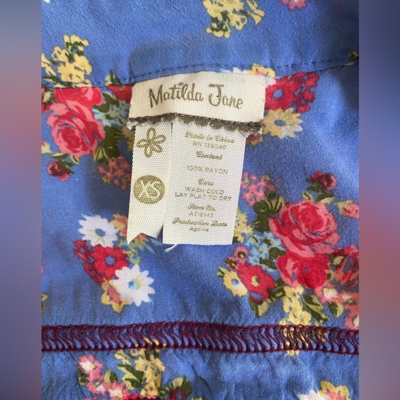 Matilda Jane Women's Shirt, XS, Blue Floral. Soft, comfortable, cute shirt. - Picture 2 of 5